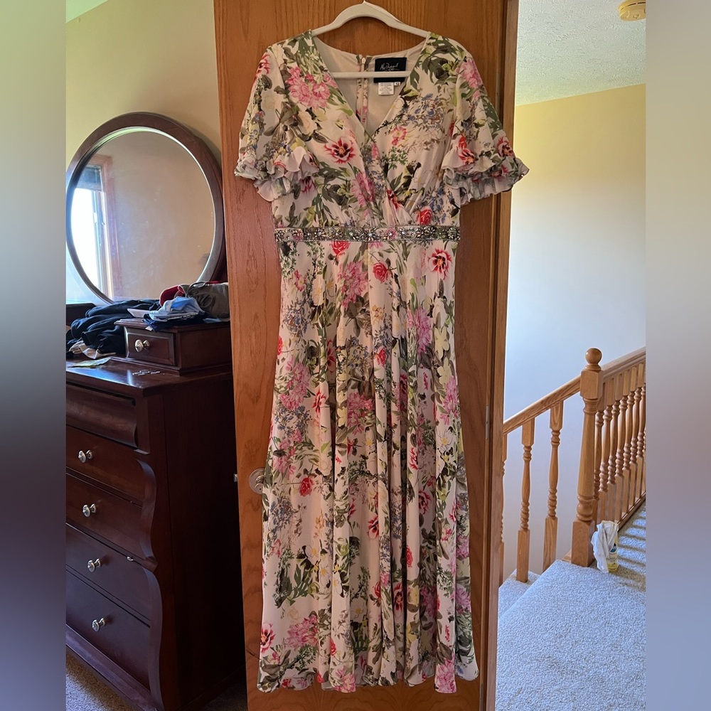 FORMAL FLORAL MAXI DRESS - Picture 2 of 9